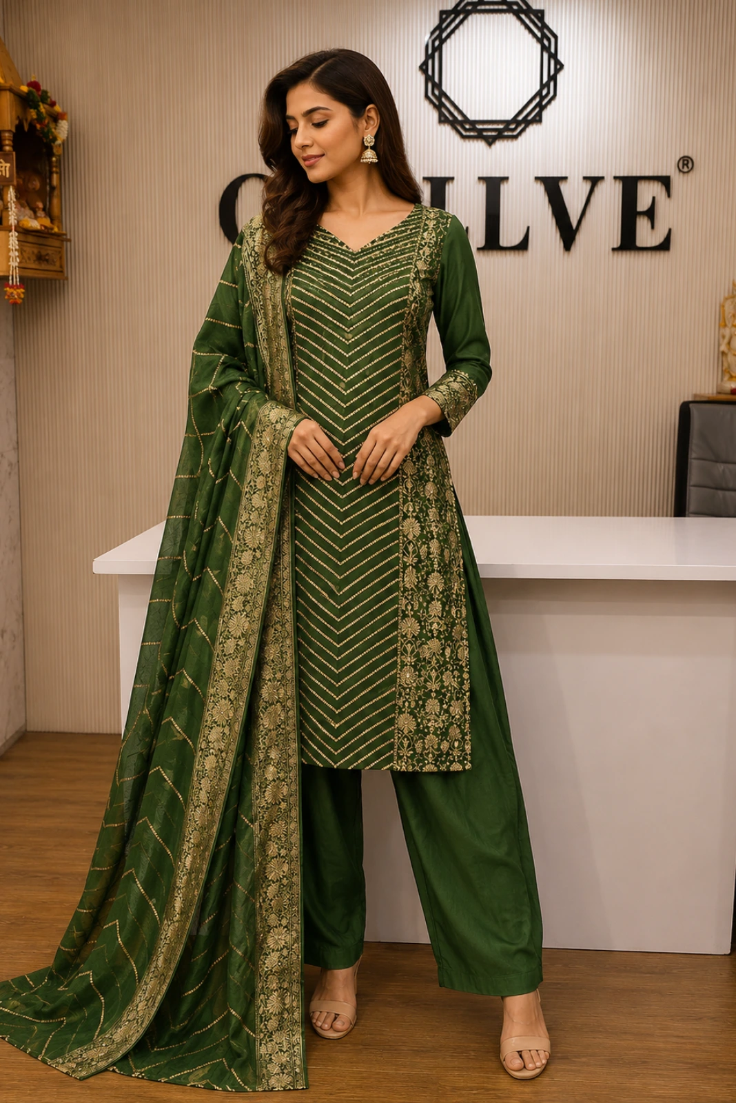 Emerald Green Banarasi Print Kurta Pant Set with Dupatta1